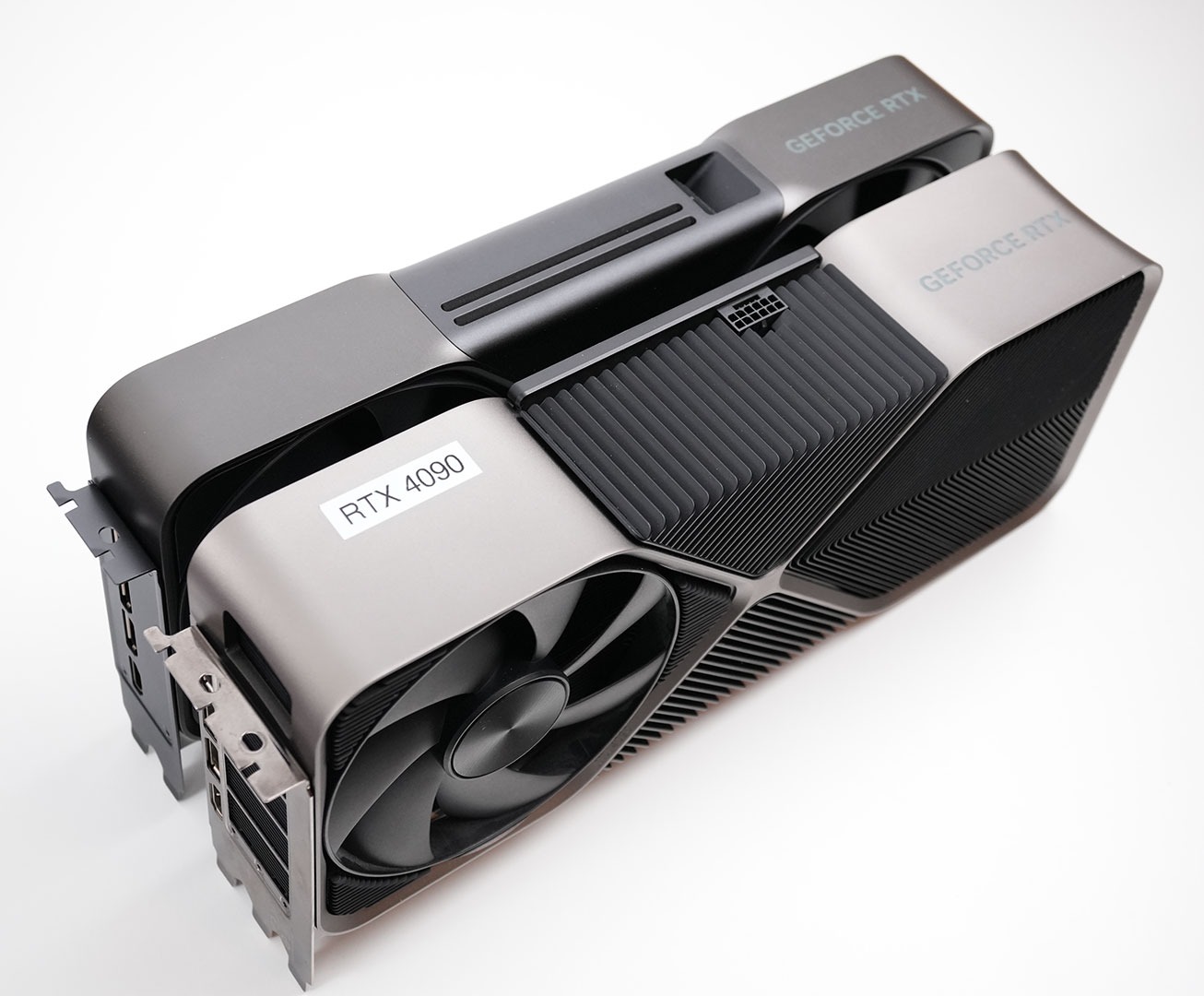 RTX 5090 vs. RTX 4090 - Forrás: TechPowerUP