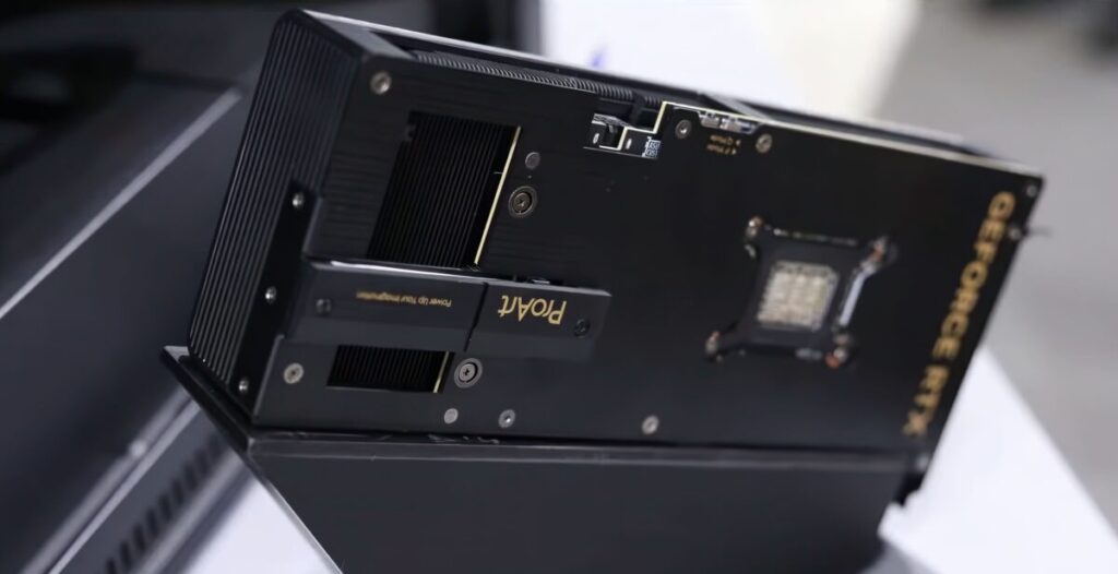 Erre a videokártyára még egy SSD-t is rápakolhatsz