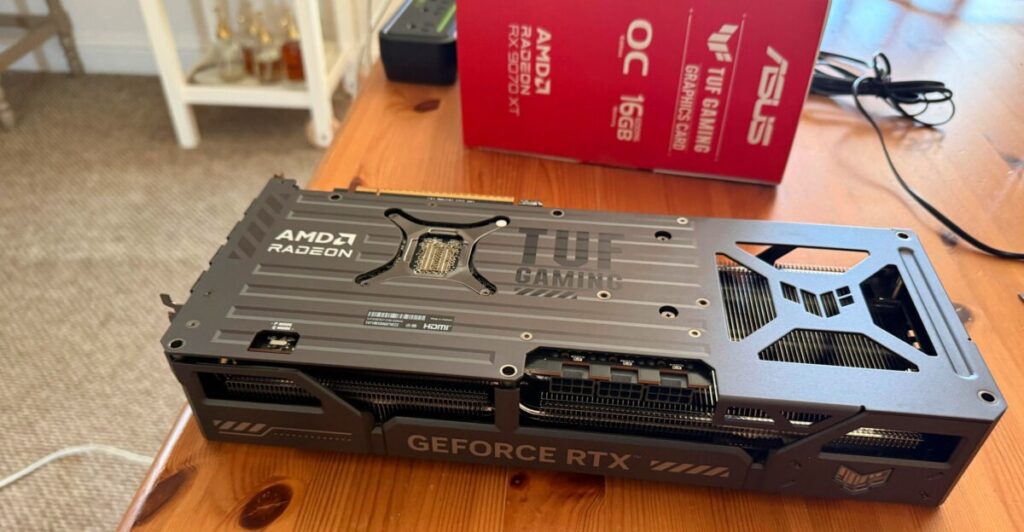 Hibázott a gyártó: ez a videokártya egyszerre AMD és Nvidia is