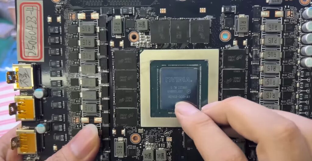 Vigyázz! - A csalók így tesznek hamis GPU-t az RTX 4090 videokártyákra