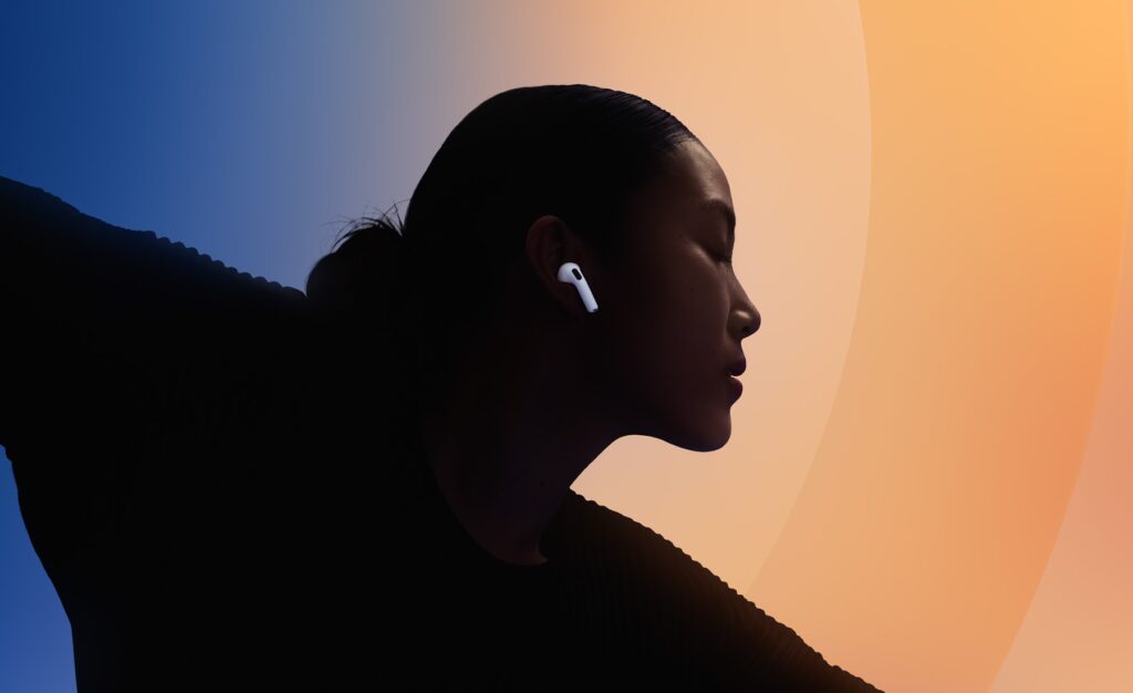 Örülhetnek az AirPods tulajdonosok, rengeteg új funkciót kapnak
