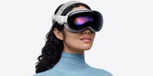 Egy szemész az első, aki műtét közben viselte az Apple Vision Pro-t