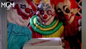 9 annyira ultrafos trash horrorfilm, hogy azok már remekművek