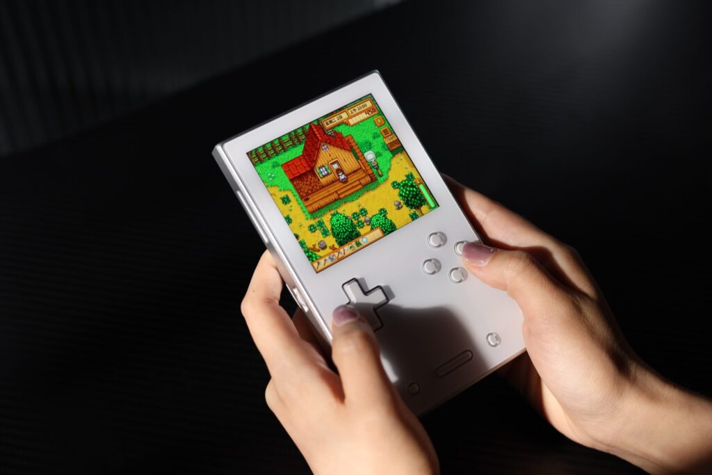 A retró rajongókat szólítja meg az AYANEO új kézikonzolja