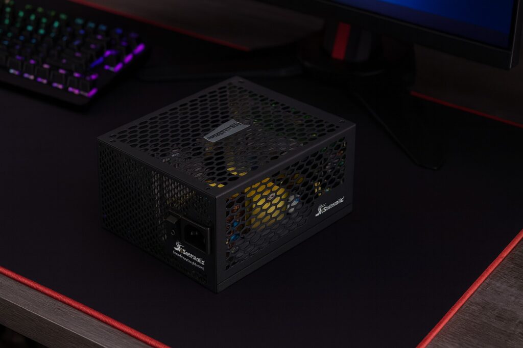 Teljesen csendes, de 1000 wattos táppal készül a Seasonic