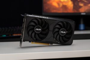 Aprócska RTX 5060-ak érkeznek az ASUS műhelyéből