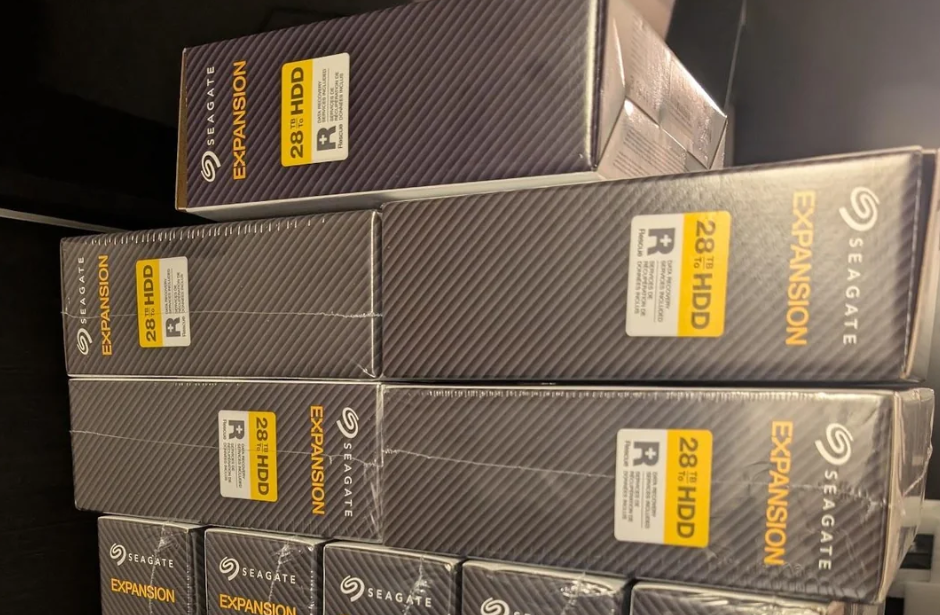 Egy férfi Angliából New Yorkba repült, mert ott olcsóbb a HDD