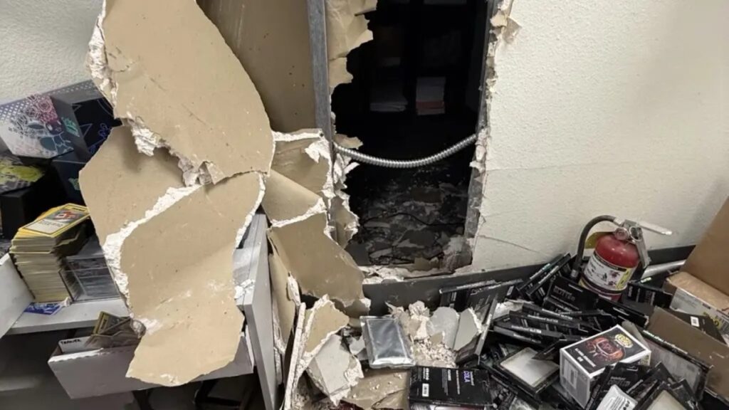 Klasszikus: alagutat ástak a Pokémon kártyatolvajok, így szerezték meg a zsákmányt