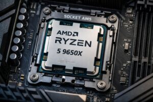 Visszatámad az AMD, két új gamer processzoron dolgoznak