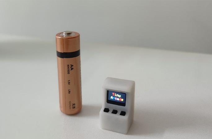 Működik: Megépítették a világ legkisebb arcade játékgépét