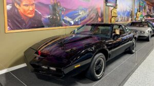 Megbüntették gyorshajtásért a múzeumi Knight Rider autót, pedig évek óta egy helyben áll